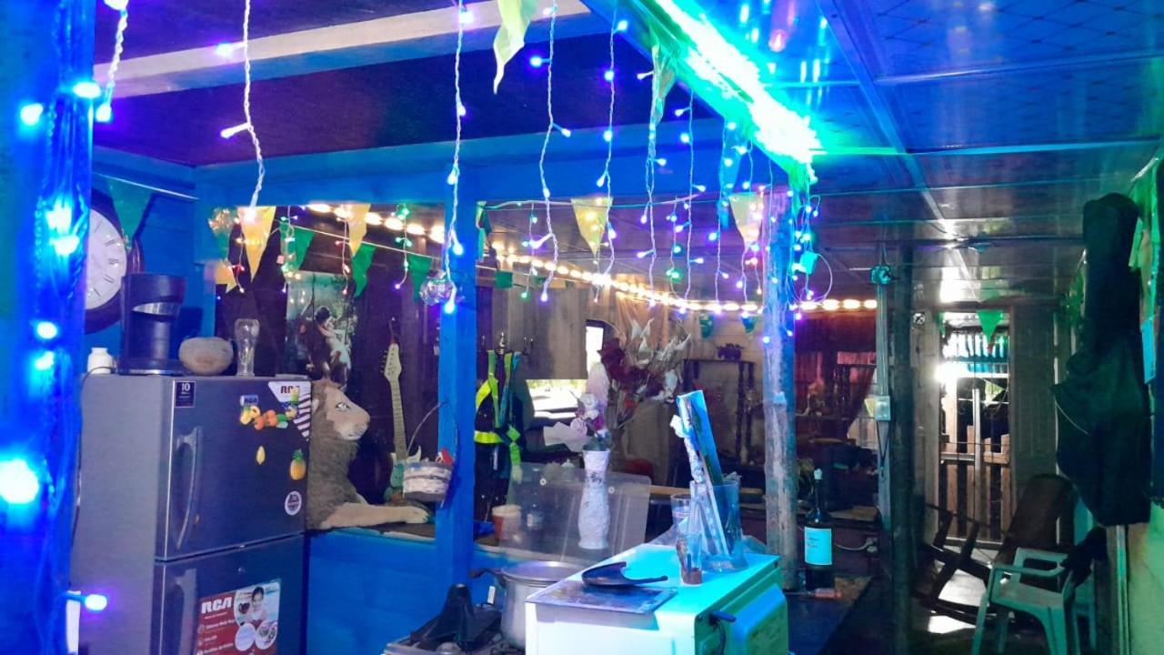 Hostal Cafe Axel Bocas Town Bagian luar foto