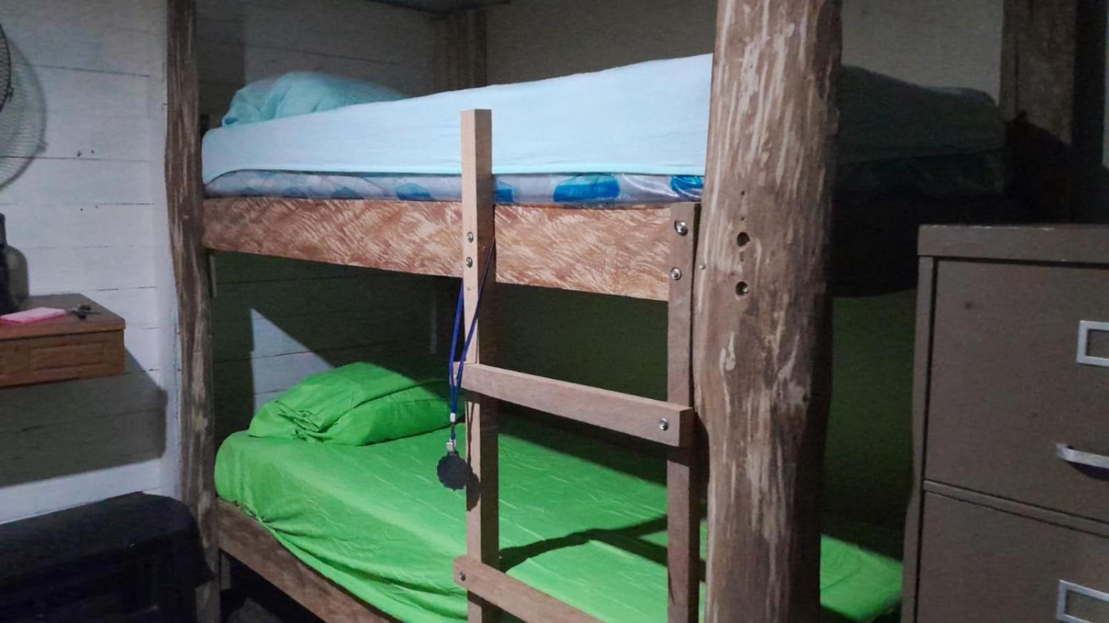 Hostal Cafe Axel Bocas Town Bagian luar foto
